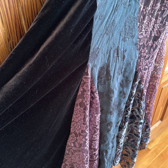 Velvet and lace bohemian Spencer Alexis Dress - Picture 4 of 12